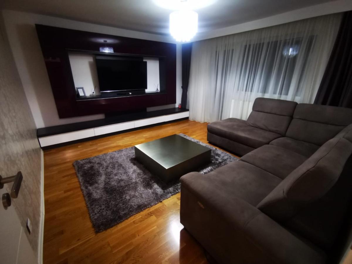 Luxury Apartment. 10 Minutes Taxi Ride To Center Тимишоара Екстериор снимка