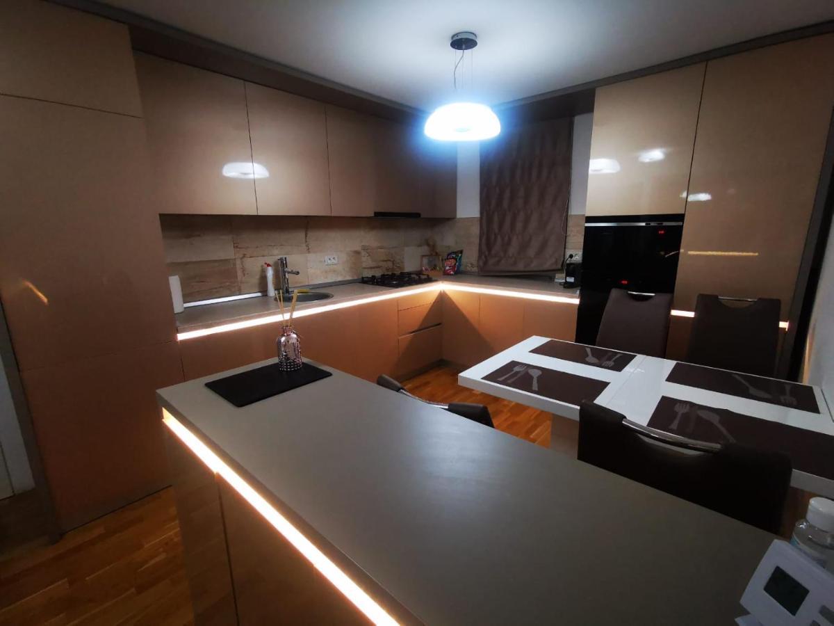 Luxury Apartment. 10 Minutes Taxi Ride To Center Тимишоара Екстериор снимка